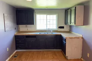 605 Buchanan St, Wapakoneta, OH 45895 - Photo 8