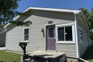 605 Buchanan St, Wapakoneta, OH 45895 - Photo 2