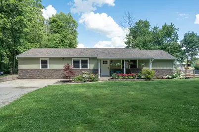 242 N Bickett Road, Xenia, OH 45385 - Photo 2