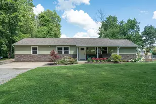 242 N Bickett Rd, Xenia, OH 45385 - Photo 2