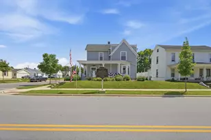 601 W Benton St, Wapakoneta, OH 45895 - Photo 2