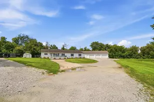 14513 Cemetery Rd, Wapakoneta, OH 45895 - Photo 2