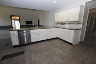 201 E Miami St, De Graff, OH 43318 - Photo 12