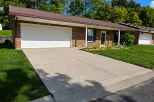 1517 Hawke St, Bellefontaine, OH 43311 - Photo 2