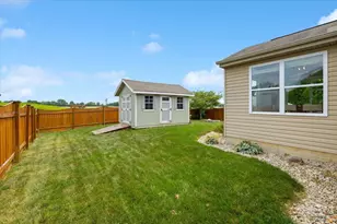 1845 Hunters Ridge Dr, Troy, OH 45373 - Photo 44
