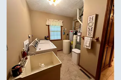 605 Oakwood Drive, Bellefontaine, OH 43311 - Photo 34