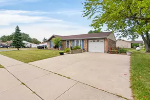 106 Meadowview Ln, Anna, OH 45302 - Photo 4