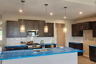407 Winters Way Ln, Springfield, OH 45505 - Photo 2