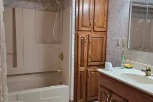 946 E Spring St, Saint Marys, OH 45885 - Photo 6