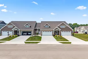 819 Brookwood Cir, Tipp City, OH 45371 - Photo 2