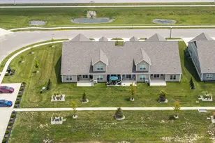 819 Brookwood Cir, Tipp City, OH 45371 - Photo 6