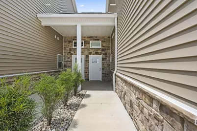 819 Brookwood Circle, Tipp City, OH 45371 - Photo 8