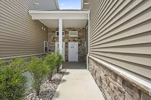819 Brookwood Cir, Tipp City, OH 45371 - Photo 8
