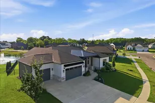 9338 Rochelle Ln, Dayton, OH 45458 - Photo 2