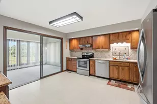 15811 Sunset Blvd, Wapakoneta, OH 45895 - Photo 14