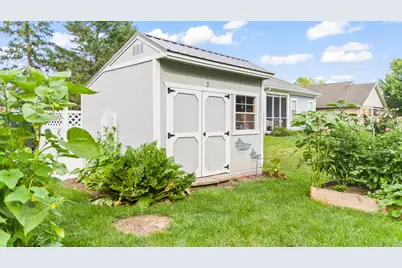 2490 Meadowpoint Drive, Troy, OH 45373 - Photo 6