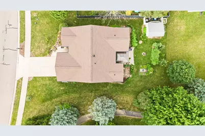 2490 Meadowpoint Drive, Troy, OH 45373 - Photo 10