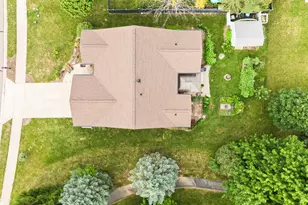 2490 Meadowpoint Dr, Troy, OH 45373 - Photo 10