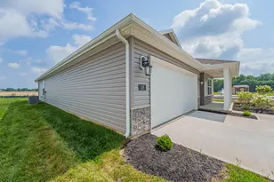 305 Lightfoot Ct, New Carlisle, OH 45344 - Photo 8
