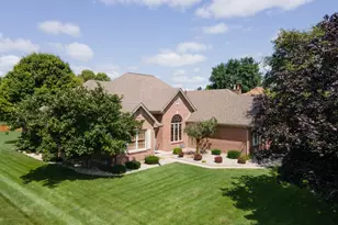 2464 Shenandoah Dr, Troy, OH 45373 - Photo 2