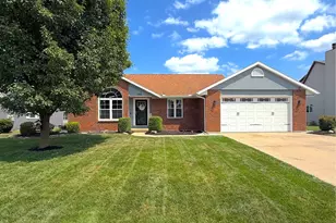 1306 Oakview Dr, Saint Marys, OH 45885 - Photo 2