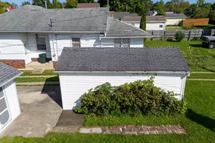 404 E Auburn Ave, Bellefontaine, OH 43311 - Photo 4