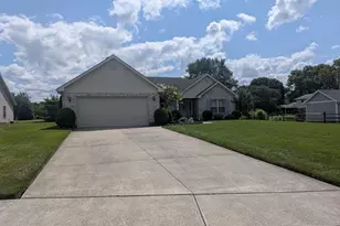1455 Edinburgh Dr, Troy, OH 45373 - Photo 4