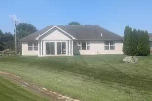 1455 Edinburgh Dr, Troy, OH 45373 - Photo 8
