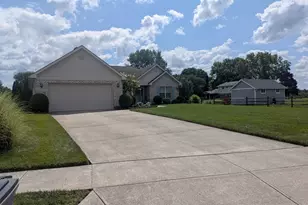 1455 Edinburgh Dr, Troy, OH 45373 - Photo 6