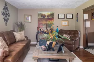 7519 Rustic Woods Dr, Huber Heights, OH 45424 - Photo 4