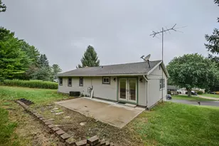 668 Suncrest Dr, Springfield, OH 45503 - Photo 38