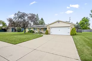 1349 Cornish Rd, Troy, OH 45373 - Photo 2