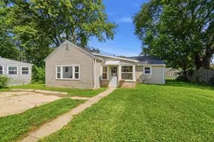140 W Keller St, Bradford, OH 45308 - Photo 2