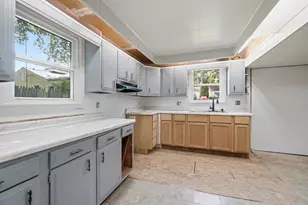 140 W Keller St, Bradford, OH 45308 - Photo 10