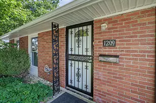 1209 Hemlock Way, New Carlisle, OH 45344 - Photo 4
