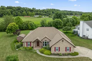 7847 Kings Ridge Cir, Fairborn, OH 45324 - Photo 2