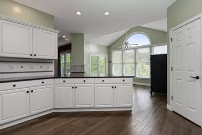 7847 Kings Ridge Circle, Fairborn, OH 45324 - Photo 24