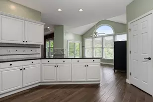 7847 Kings Ridge Cir, Fairborn, OH 45324 - Photo 24