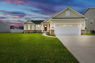 168 E Chapel Dr, Troy, OH 45373 - Photo 1