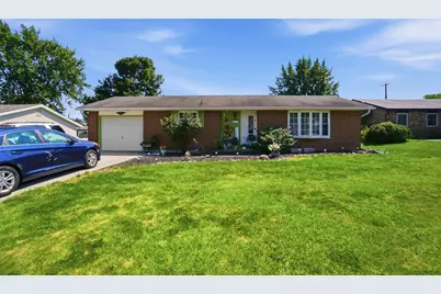 821 N Circle Drive, Wapakoneta, OH 45895 - Photo 1