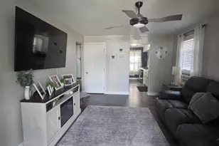 217 S Elm St, Celina, OH 45822 - Photo 2