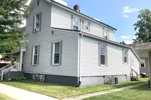 301 S Blackhoof St, Wapakoneta, OH 45895 - Photo 4
