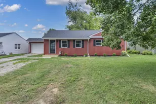 1434 Grimes Cir, Urbana, OH 43078 - Photo 2