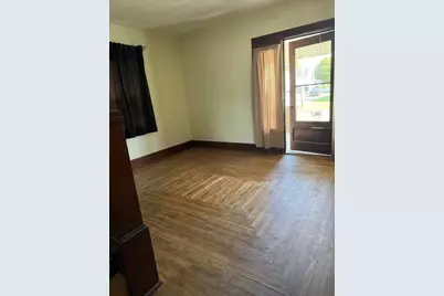 229 E Patterson Avenue, Bellefontaine, OH 43311 - Photo 2