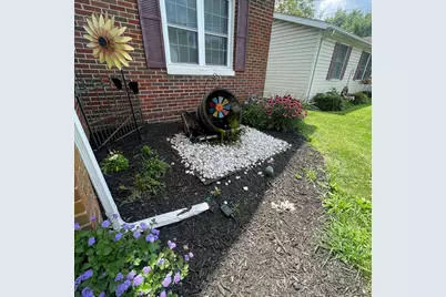 233 W Mound Street, South Charleston, OH 45368 - Photo 4