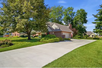 2340 Rockingham Drive, Troy, OH 45373 - Photo 4