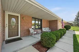 5642 Fox Ridge Dr, Springfield, OH 45503 - Photo 4
