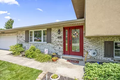 562 Hathaway Trail, Tipp City, OH 45371 - Photo 6
