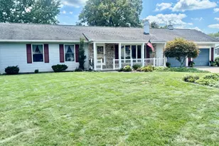 917 Aster Dr, Wapakoneta, OH 45895 - Photo 2