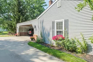 811 W Benton St, Wapakoneta, OH 45895 - Photo 58